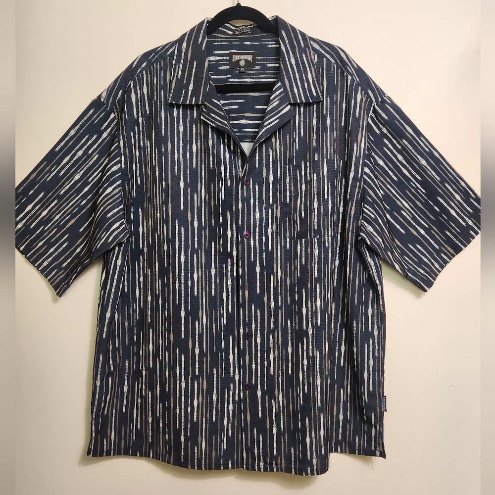 Rocawear Men's Navy and White Striped Shirt Size XL. #E18